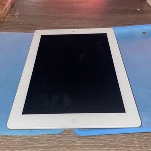 Apple iPad 2. MC769LL/A. 16GB. Wi-Fi. A1395. Silver/White